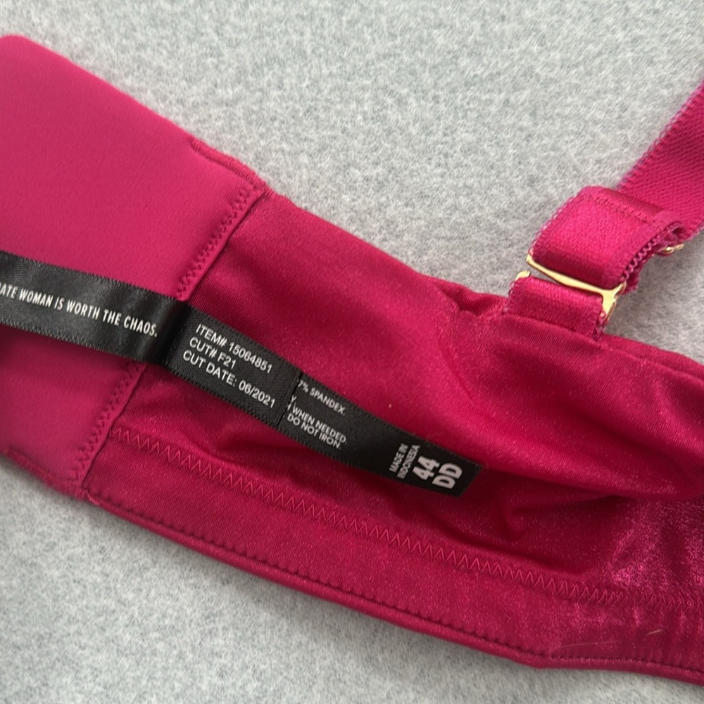 Torrid T-Shirt Unlined Glossy Mesh Ballet Back Bra in Red size 44DD - Picture 8 of 8